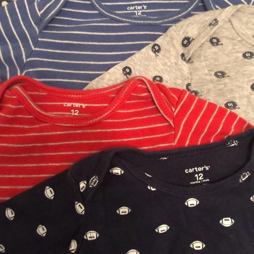 FOUR 12m long sleeve onesies - Carter’s